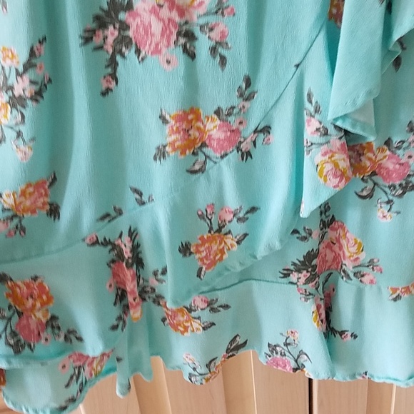 Floral Summer Short Dress RUE21 - Picture 3 of 4